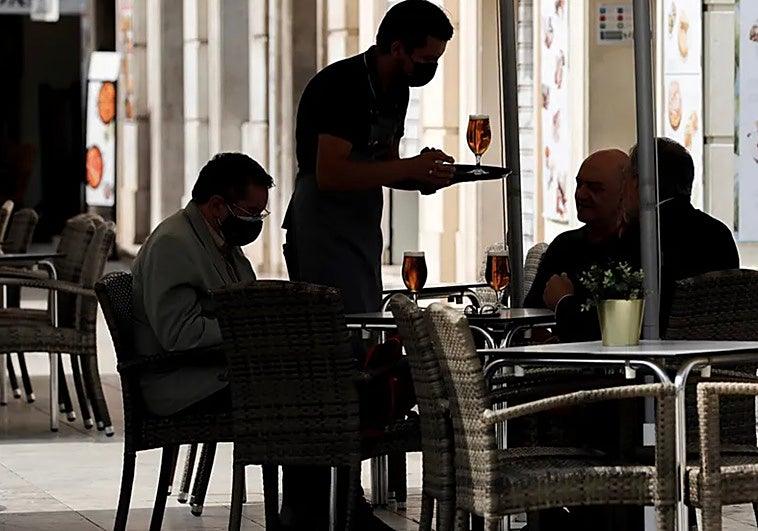 España cruza por primera vez la barrera de los 22 millones de ocupados