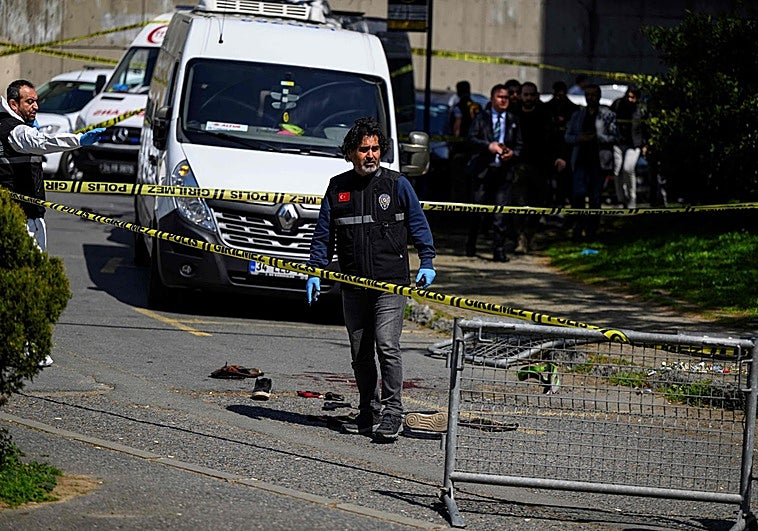 Un atacante muerto y dos heridos en un tiroteo cerca del consulado israelí en Estambul