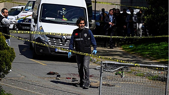 Un atacante muerto y dos heridos en un tiroteo cerca del consulado israelí en Estambul