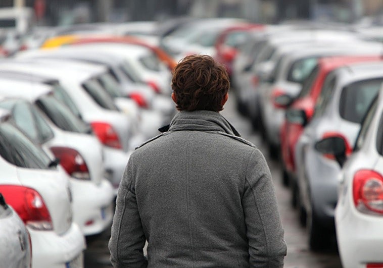 Utilitarios y económicos: así son los coches más vendidos en España