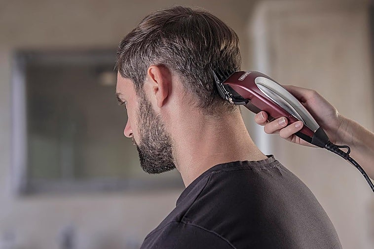 Cortar el pelo en casa es posible con estos cortapelos profesionales con cuchillas autoafilables