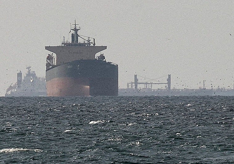 Trump asegura que EE UU está ya limpiando de minas Ormuz porque Irán no puede hacerlo