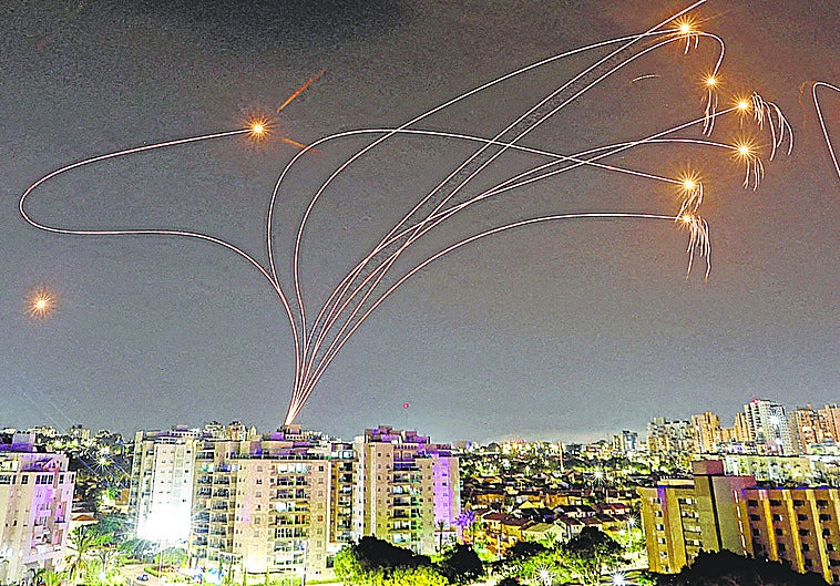 Quince años bajo la Cúpula de Hierro