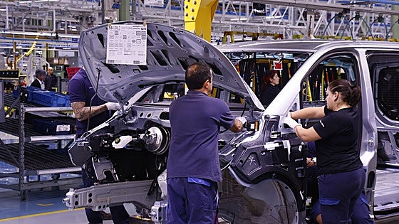 La industria del motor se refugia en el bum de la defensa para escapar de su crisis
