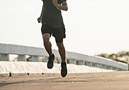 Los mejores shorts de running que protegen tu móvil sin limitar el movimiento