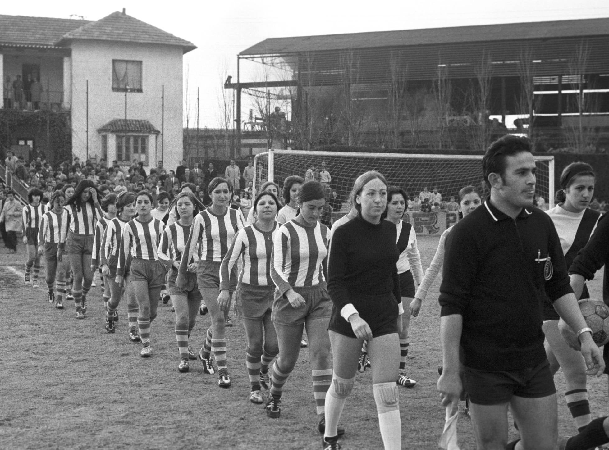El renacer del fútbol femenino en España se vivió en la década de 1970.