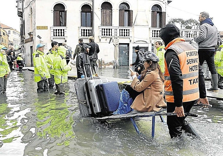 El incierto futuro de Venecia: ¿sacrificar su laguna o rodear la ciudad con muros de 6 metros?