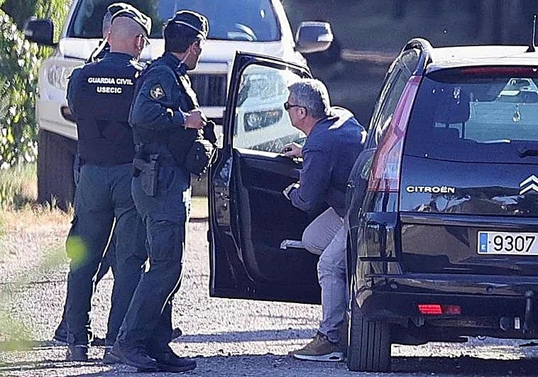 La Guardia Civil registra el antiguo chalé del investigado por la muerte de Esther López para rastrear el sótano inundado