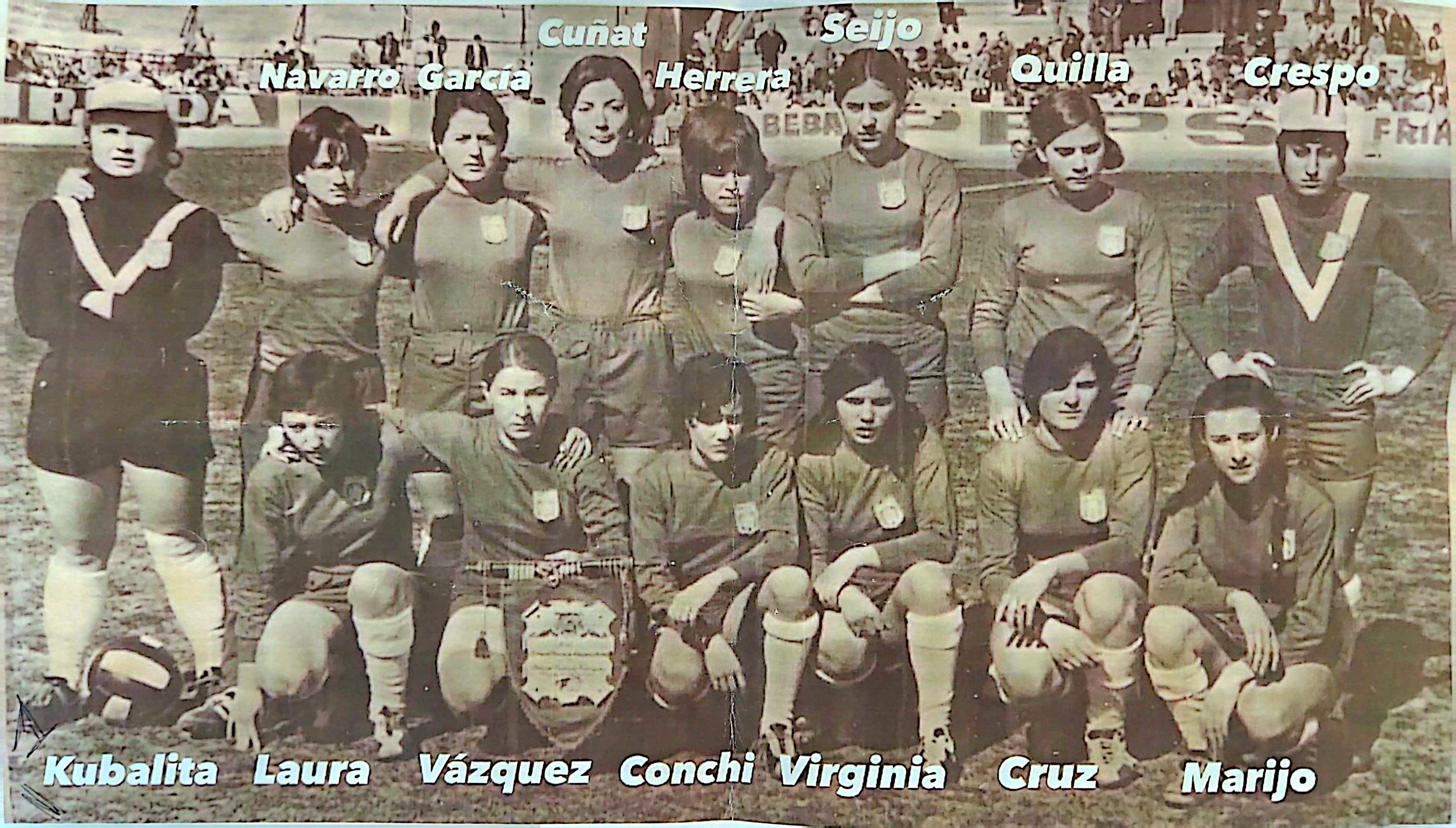 Primera selección española femenina; debutó en Murcia en 1971.