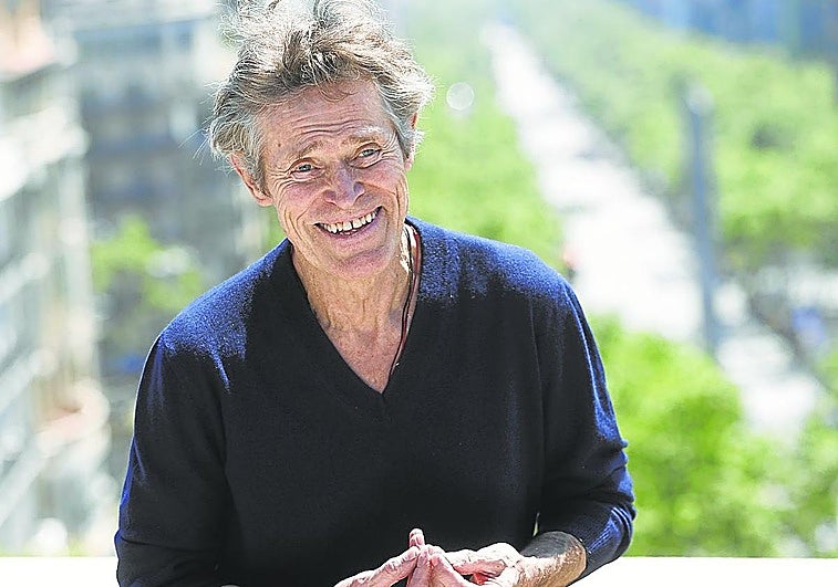 Willem Dafoe: «La tecnología que nos iba a dar libertad nos ha acabado aislando»