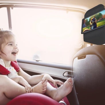 Estos soportes para tablet en el coche son ideales si quieres viajes tranquilos con niños