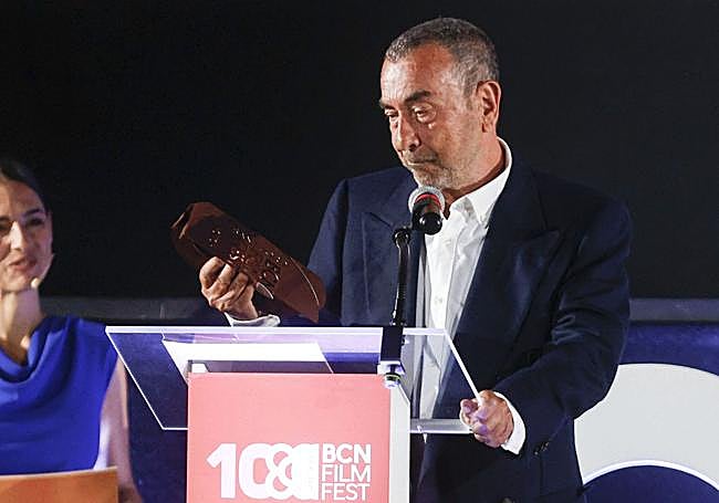 José Luis Garci recoge el premio honorífico del BCN Film Fest.