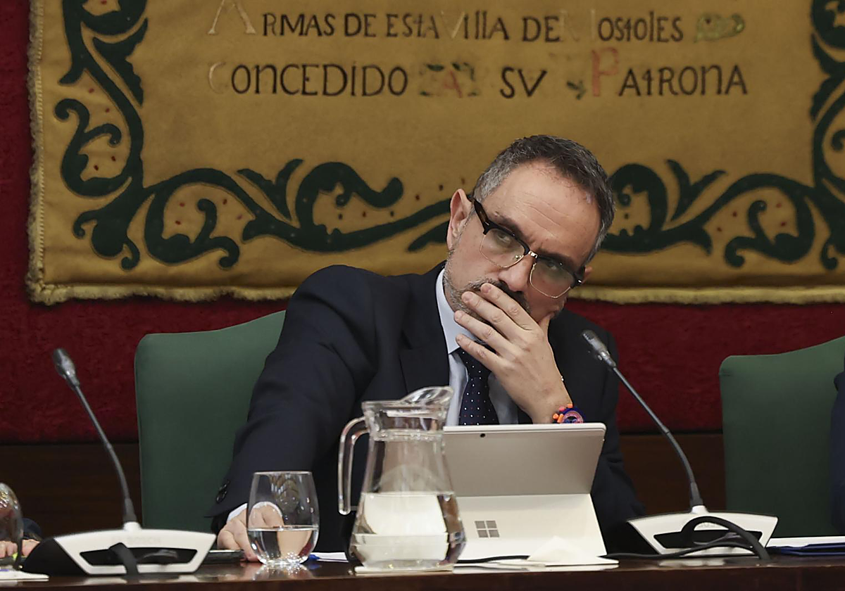 La jueza admite a trámite la querella contra el alcalde Móstoles por ...