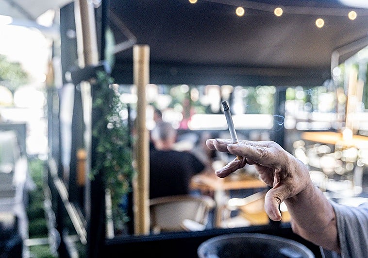 Prohibido vender cigarrillos a los nacidos a partir de 2009: así es la medida antitabaco más radical