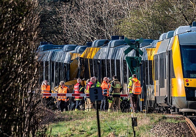 La colisión frontal de dos trenes deja múltiples heridos en Dinamarca