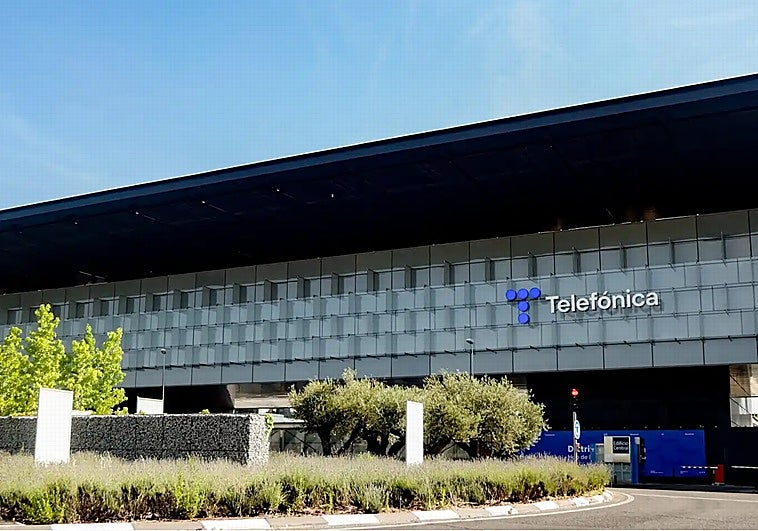 Telefónica reduce su contribución fiscal a 7.472 millones en 2025 tras las desinversiones