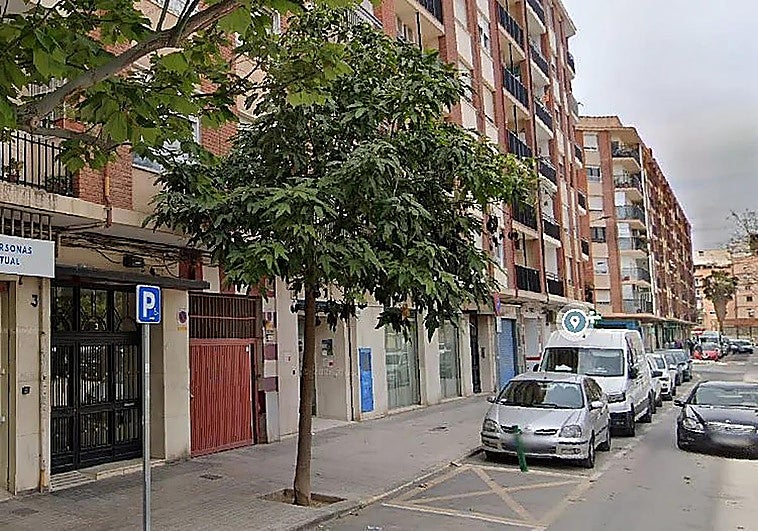 Detenida por allanar la habitación que tenía alquilada su madre y acuchillar al inquilino