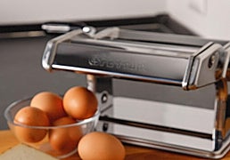 Los mejores gadgets para hacer pasta fresca en casa como un auténtico chef