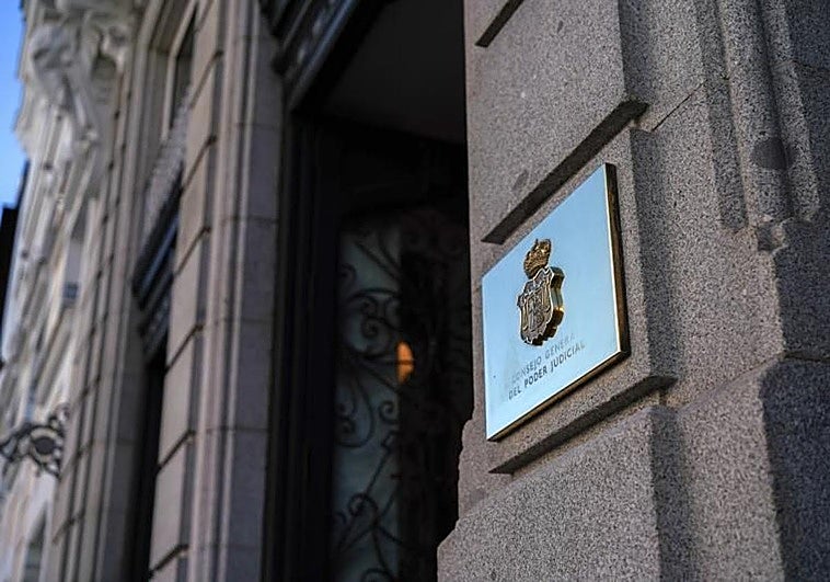 Multan a un juez con 1.000 euros por usar ChatGPT en el borrador de una sentencia