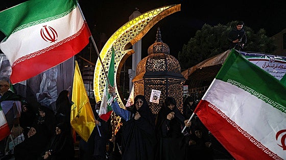 Sigue en directo la última hora sobre la guerra en Oriente Medio | Trump afirma que Irán está en «estado de colapso» y que quiere reabrir el estrecho de Ormuz