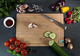 Revoluciona tu cocina con estas tablas para cortar con afilador de cuchillos integrado