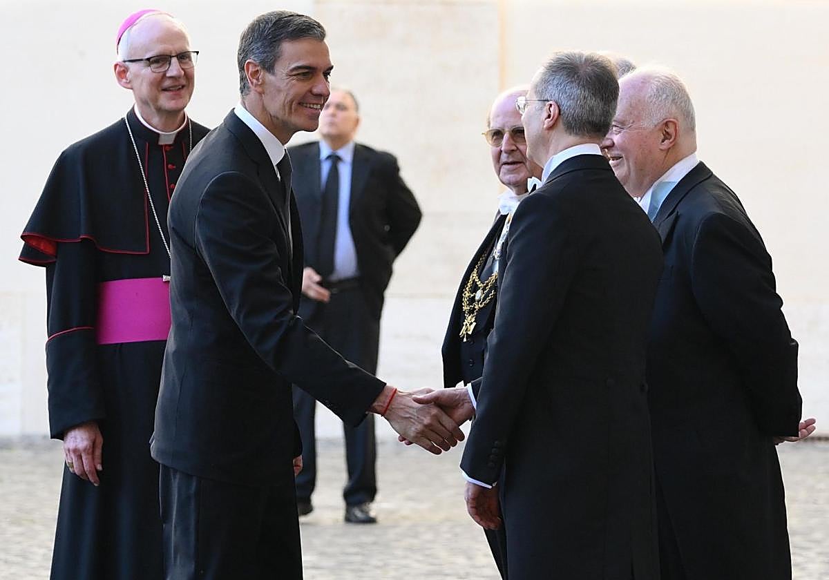 Arranca la audiencia de Sánchez con el Papa en el Vaticano