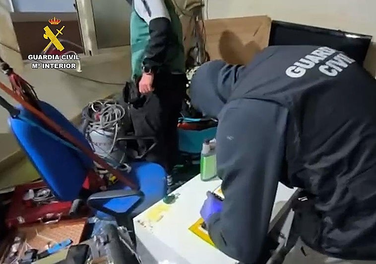 Siete detenidos en Almería por retener trece días a un hombre y drogarlo para robarle 40.000 euros