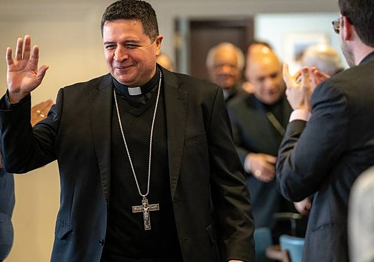 El Papa León XIV nombra a un exinmigrante sin papeles obispo en Estados Unidos