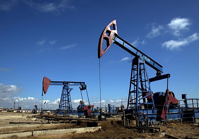 La OPEP+ acuerda aumentar la producción de petróleo a 188.000 barriles diarios