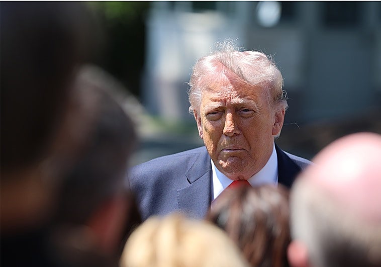 Trump amenaza con «borrar de la faz de la Tierra» a Irán si ataca sus buques en Ormuz