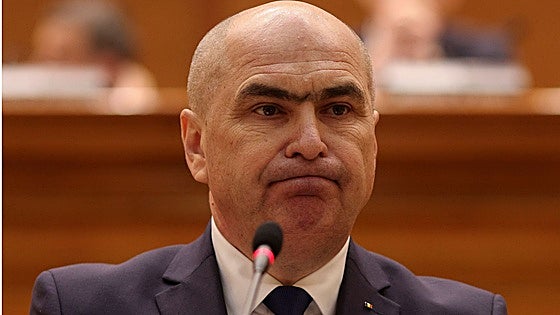 Cae el primer ministro rumano tras una moción de censura de los socialdemócratas y la ultraderecha