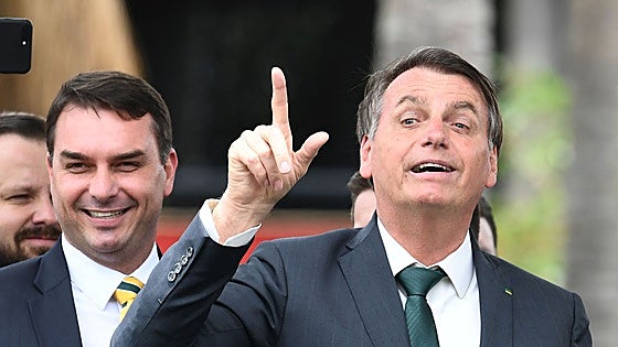 El hijo de Bolsonaro postula a la presidencia de Brasil como una versión «moderada» de su padre