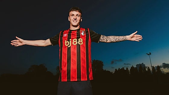 El Bournemouth aparta a Álex Jiménez por sus mensajes a una menor de 15 años