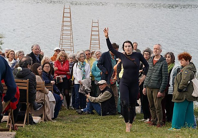 Trobades'in Isla del Rey'deki açılış performansı