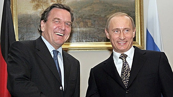 La UE rechaza la propuesta de Putin de que el ex canciller alemán Schröder sea el mediador para Ucrania