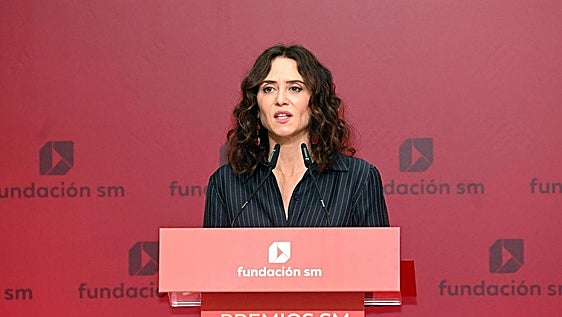 Ayuso dice que tuvo que ir escoltada en México «hasta el avión» mientras el Gobierno no le preguntó ni «cómo estaba»