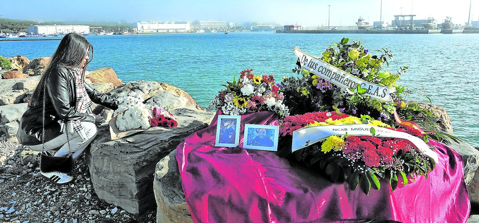 Homenaje a los guardias civiles arrollados hace un años por una lancha rápida en Barbate.