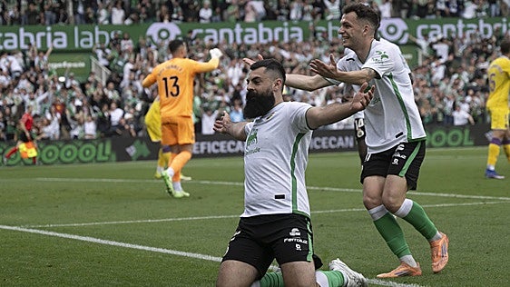 El Racing asciende a Primera tras catorce años de espera