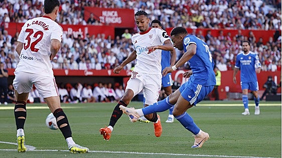 Así hemos narrado el triunfo del Real Madrid en el Pizjuán