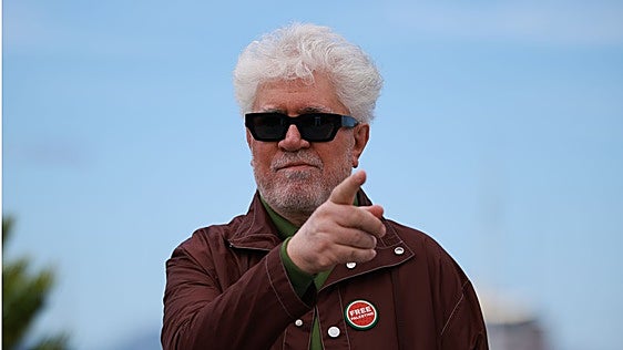 Almodóvar pide en Cannes que los europeos sean «un escudo ante Trump»