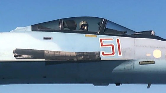 Reino Unido denuncia que cazas rusos acosaron a uno de sus aviones de vigilancia sobre el Mar Negro