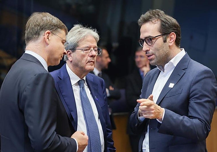 Bruselas revisa al alza el crecimiento de España, que avanzará un 2,4% este año pese a la guerra en Irán
