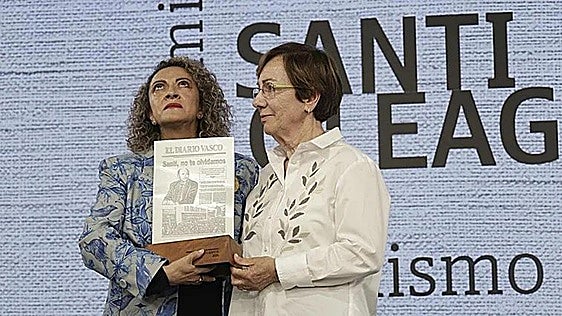 La reconocida periodista colombiana Jineth Bedoya recibe el primer premio Santi Oleaga
