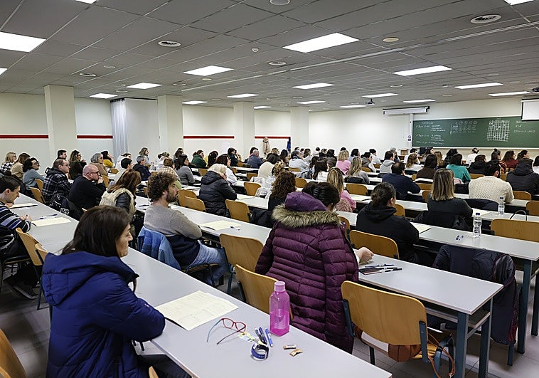 Más de 150.000 opositores compiten este sábado por una de las 18.000 plazas para funcionario del Estado
