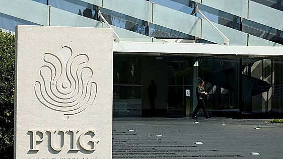Las acciones de Puig se hunden en Bolsa tras fracasar su fusión con Estée Lauder