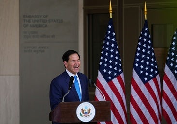 Trump, Hürmüz'ün yeniden açılmasının yakın olduğunu düşünüyor ancak İran'la anlaşmanın imzalanmasını erteliyor
