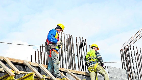 La mayor parte de los accidentes laborales se producen, como las bajas, el lunes