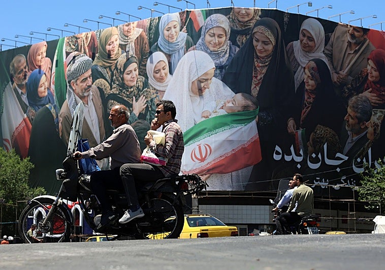 Irán descarta un acuerdo inminente con EE UU y anuncia el cobro de tasas en Ormuz