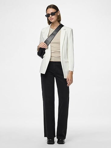 Los mejores blazers de mujer para entretiempo que combinan con todo