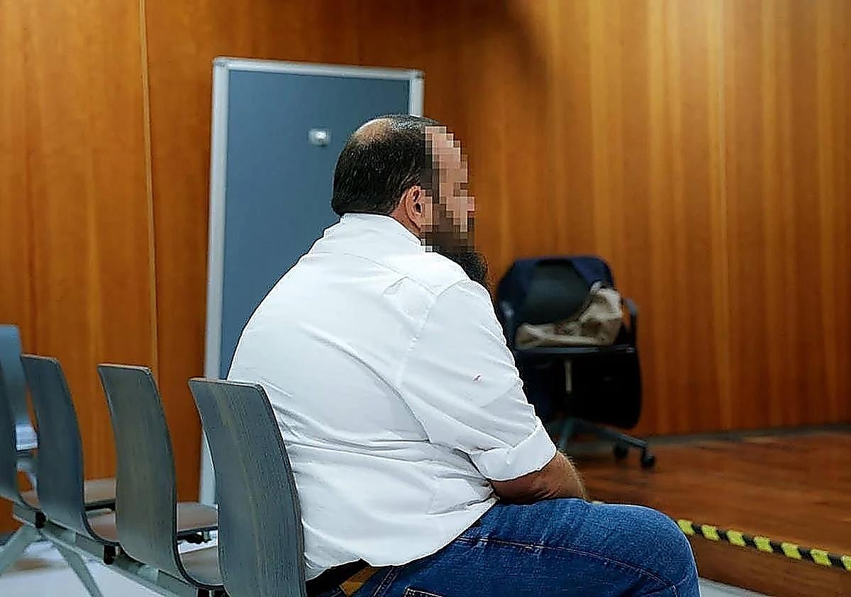 El cura acusado de violaciones señala que cree que todo fue un montaje de su exnovia